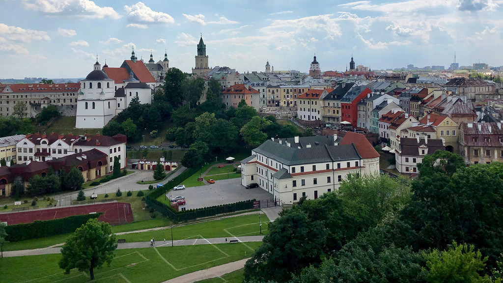 Según los informes, los vuelos comerciales se suspendieron en los alrededores de la histórica ciudad de Lublin, en el este de Polonia, tras la incursión de drones.